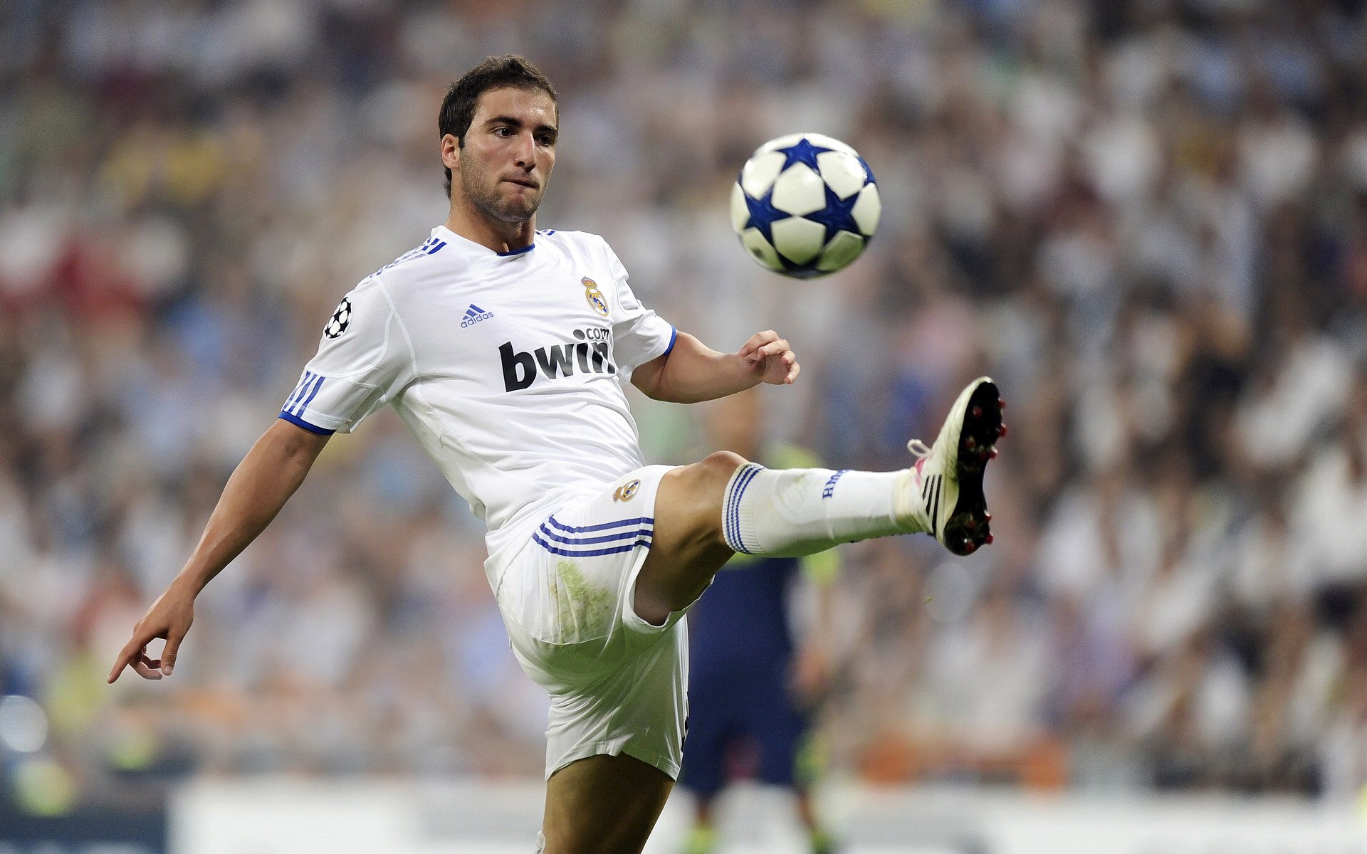 世界杯B组惊雷！澳大利亚2-1力克卡塔尔，姆巴佩独造两球导演逆转